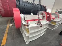 Concasseur à mâchoires diesel HongXing de petite capacité (13-35 T/h) pour pierres et roches, avec roulement moteur, haute productivité