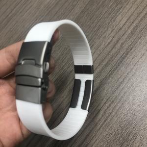 トレンド製品2024 QRコードシリコン防水IDリストバンド付き男性女性用医療ブレスレット - Product Image 3