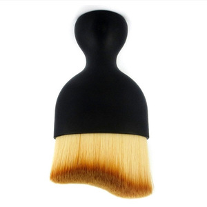 Brosse de nettoyage intérieur de voiture à poils doux, outil manuel en plastique pour le dépoussiérage des aérateurs - Product Image 1