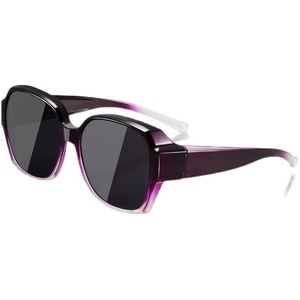 Occhiali <span class=keywords><strong>da</strong></span> Sole Quadrati alla Moda <span class=keywords><strong>con</strong></span> <span class=keywords><strong>Lenti</strong></span> Polarizzate ad Alta Definizione e <span class=keywords><strong>Protezione</strong></span> <span class=keywords><strong>UV</strong></span> Unisex per la Guida - Product Image 5