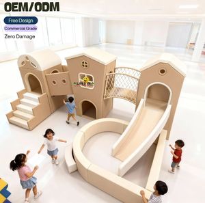 Aire de jeux intérieure douce et ludique pour enfants, personnalisée, de couleur <span class=keywords><strong>beige</strong></span>, avec un château, une <span class=keywords><strong>piscine</strong></span> <span class=keywords><strong>à</strong></span> <span class=keywords><strong>balles</strong></span> et des structures d'escalade pour les clubs d'enfants des hôtels - Product Image 1