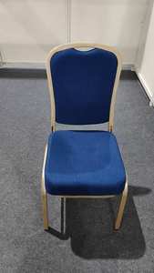 เก้าอี้ทานอาหารโรงแรมแบบซ้อนได้ สีแดง ทำจากเหล็ก ใช้สำหรับงานแต่งงานและงานเลี้ยง - Product Image 6