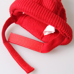 Direktverkauf vom Hersteller: Umweltfreundliche Rote Tiermuster-Wollmütze mit Ohrlöchern für Hunde, Katzen, Kätzchen und Welpen - Einheitsgröße Haustier-Bekleidung - Product Image 6