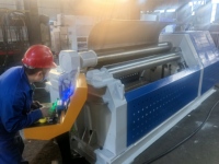 Machine à cintrer les tôles à quatre rouleaux hydraulique robuste W12-30x2000 CNC pour l'acier au carbone