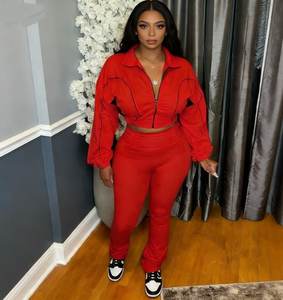 Nuova Moda Autunnale: Set 2 Pezzi a Righe con Patchwork, Giacca Corta con Zip a Maniche Lunghe e Pantaloni a Zampa, Completo Casual da Strada - Product Image 3