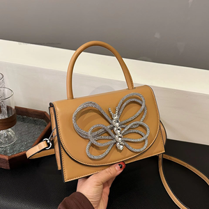 Le nouveau sac à main pour femme tendance est un sac carré mignon et élégant, un sac urbain chic, un petit sac parfumé pour fille. - Product Image 6