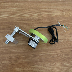 Encoder Rotatorio con Salida Line Driver y Rueda Antideslizante 100~5000PPR Serie GHW38 Medición GHW38-G1000BML5-200 - Product Image 3