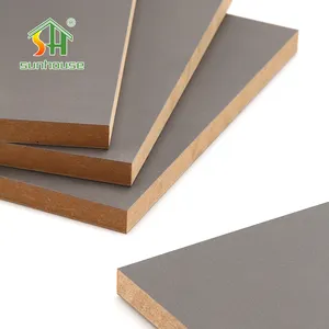 고품질 E1 4*8 중간 조밀도 목제 섬유판 18mm 멜라민 MDF 널