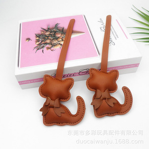 พวงกุญแจหนังรูปแมวติดกระจกมองหลัง ของตกแต่งตุ๊กตาแมวการ์ตูน - Product Image 3