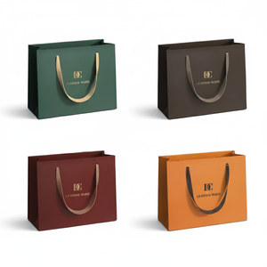 <span class=keywords><strong>Sac</strong></span> de shopping en <span class=keywords><strong>papier</strong></span> de luxe pour boutique de détail avec logo imprimé personnalisé, noir, rouge, mat, doré métallisé, estampage à chaud, <span class=keywords><strong>poignée</strong></span> en carton durable - Product Image 1