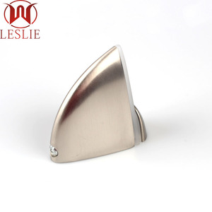 Clips de vidrio con forma de boca de pez Leslie, aleación de zinc, cromo cepillado, para fijación de estantes de gabinetes, conectores - Product Image 2