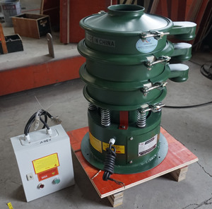 Équipement rotatif personnalisé à tamis vibrant Fonctionnement fiable et stable Réunissant différents moteurs de criblage de tailles de particules - Product Image 6