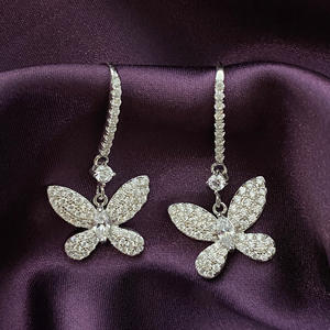 Pendientes de plata de ley 925 con diseño de mariposa para <span class=keywords><strong>mujer</strong></span>, aretes colgantes de circonita chapados en oro - Product Image 1