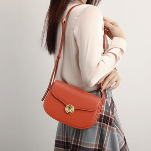 Nouveauté 2025 : Sacs à bandoulière et sacs à main en cuir pour femmes, sacoche vintage en forme de croissant, personnalisation OEM disponible - Product Image 4