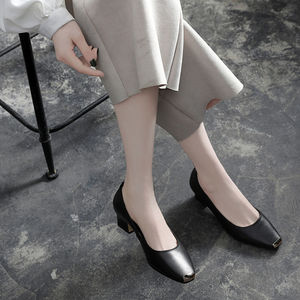 Escarpins à talon moyen pour femme, bout carré, en cuir, blanc cassé, hauteur de talon 3-6 cm, style automne - Product Image 3