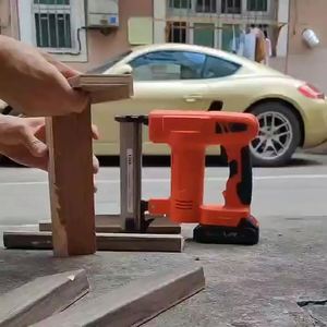 Pistola de Clavos Eléctrica de Alta Eficiencia para Trabajos en Madera, Grado Industrial, con Batería, Herramienta de Grapado para Estructuras de Acero - Product Image 2