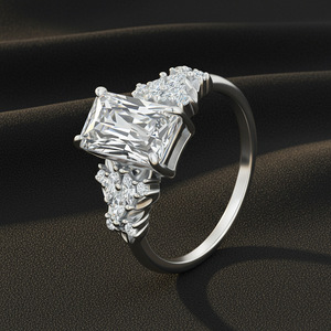 Anillo de Corona Vintage de Plata S925 de Dos Tonos con Moissanita Corte Esmeralda para Propuesta de Matrimonio, Regalo de Aniversario, Joyería - Product Image 2