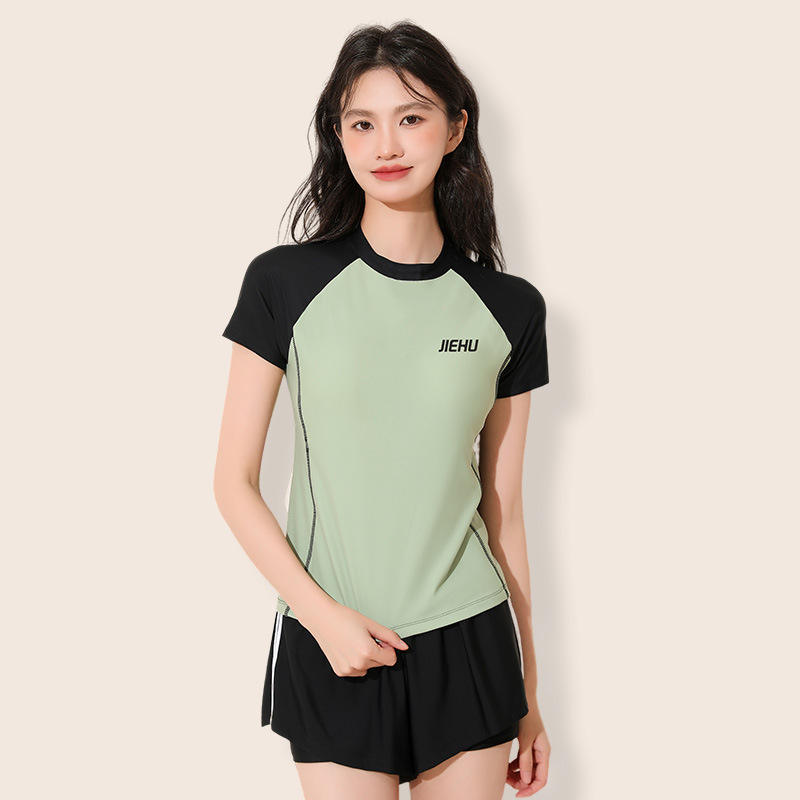 สีขาวหรือสีน้ำเงิน