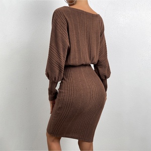 Robe élégante et simple à manches longues en tricot, coupe trapèze, longueur genou, épaules dénudées, unie, décontractée, pour femme, automne - Product Image 4