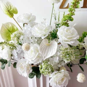 Fleurs de mariage blanches Inspiration Sweetheart Table Aisle Centerpiece avec Baby Breath Roses Jacinthes Arrangement floral doux - Product Image 2