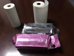 Rouleau de papier thermique UPP-110HG 110 mm x 18 m violet monocouche type V haute brillance - Product Image 3