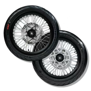 Ensemble de roues Ultra Bee Supermoto Premium, jantes chromées 17 pouces, pneus 100/80-17 et 130/70-17 <span class=keywords><strong>pour</strong></span> moto électrique Sur-Ron, performance de motocross - Product Image 2