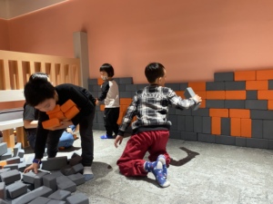 อุปกรณ์สนามเด็กเล่นในร่มสำหรับเด็กการสร้างสถาบันการศึกษาการจำลองการเล่นตามบทบาทสำหรับสวนสนุกในร่มหรือศูนย์กิจกรรม - Product Image 2