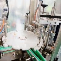 Machine de remplissage automatique d'huiles essentielles, remplisseur de liquides haute précision pour flacons compte-gouttes en verre de 10 à 1000 ml
