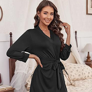 Accappatoio in Raso per <span class=keywords><strong>Donna</strong></span> con Logo Personalizzato, Kimono Nero per <span class=keywords><strong>Parrucchieri</strong></span>, Spa e Salone, Maniche Tre Quarti, Comodo - Product Image 2