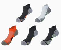 Nouvelle conception 2026 Chaussettes de sport personnalisées pour hommes, chaussettes de basketball d'élite à semelle éponge, anti-boulochage et épaissies