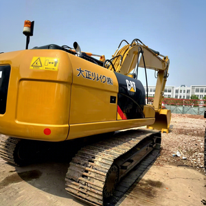 ผลิตในญี่ปุ่นแท้ รถขุดตีนตะขาบไฮดรอลิก 20 ตัน ยี่ห้อแคตเตอร์พิลลาร์ รุ่น Cat 320D มือสอง ที่เซี่ยงไฮ้ ประเทศจีน - Product Image 1