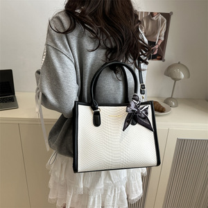 Nuova Borsa a Tracolla e a Mano da <span class=keywords><strong>Donna</strong></span> Star, Stile Urbano Semplice, Design Bicolore, Texture Casual - Product Image 3