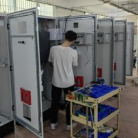 Boîtier de distribution sur mesure 415V en acier inoxydable SUS304 250A, Hub d'automatisation intelligent avec écran tactile HMI, Logique de processus, IP55 Hybride