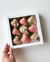 Großhandel Luxus benutzer definierte Form Erdbeer-Keks-Schokoladen-Verpackungs box mit Schaufenster für Hochzeit