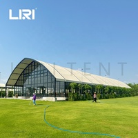 Tente de réception haut de gamme à toit courbé de 15m à 30m avec murs en verre pour 50 à 500 invités – Idéale pour mariages romantiques et événements en plein air