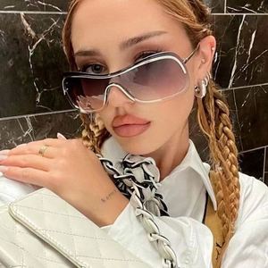 Gafas de Sol con Logotipo Personalizado, Diseño Moderno para Hombre y Mujer, Lentes Grandes con Degradado, Protección UV400, Sin Montura, Estilo Y2K, Lentes de Una Pieza - Product Image 1