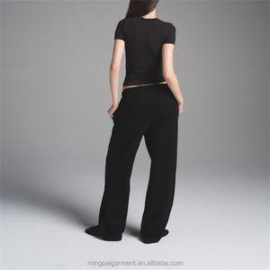 Ensemble Lounge 2 Pièces <span class=keywords><strong>Femme</strong></span> <span class=keywords><strong>de</strong></span> Haute Qualité en Jersey <span class=keywords><strong>de</strong></span> Coton Doux : Crop Top et Joggers à Jambes Larges – <span class=keywords><strong>Tenue</strong></span> Décontractée Assortie pour la Maison et le Streetwear - Product Image 4
