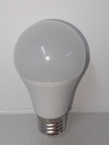 E27 B22 SMD LED Globe <b>Bulbs</b> A60 9W AC110V-265V Plastic lampshade and white plastic lamp body - Product Image 3