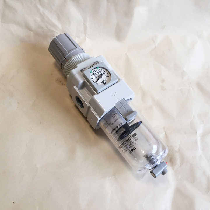 SMC フィルタレギュレータ ( AW30-02BD-2-A ) SMC(株) ＳＭＣ フィルタレギュレータ AW30-02BD-2-A DWFSKZKV フィルタ