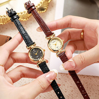 Montre à quartz pour femme, petit cadran, style coréen vintage, bracelet fin en PU, décor strass, vente en gros d'usine, écologique et tendance