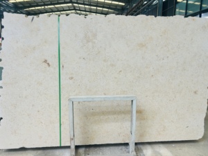 Dalle de travertin beige clair naturel, texture poreuse beige crème classique, pour revêtement mural intérieur, sol, plan de travail, extérieur - Product Image 2