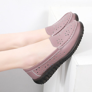 Chaussures pour femmes en cuir à design ajouré, polyvalentes et confortables, avec semelles souples qui ne fatiguent pas les pieds, à enfiler, pour mamans - Product Image 4