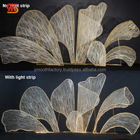 Arche de scène d'événement intérieur de grande taille, lisse, avec éclairage LED, filet de laine, pétales, support de toile de fond pour mariage