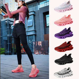 Chaussures de sport décontractées respirantes grande taille pour hommes <span class=keywords><strong>et</strong></span> femmes, en maille tissée, style <span class=keywords><strong>mode</strong></span>, pour couples, idéales pour la marche - Product Image 3