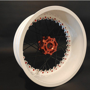 Moto nouvelle Technique anodisée <span class=keywords><strong>690</strong></span> SMCR roues de vélo de route sans tube pour <span class=keywords><strong>KTM</strong></span> - Product Image 2