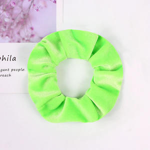 Vente en gros d'attaches à <span class=keywords><strong>cheveux</strong></span> élastiques en velours néon doux de style coréen bandeaux fluorescents élégants pour enfants <span class=keywords><strong>cheveux</strong></span> en tissu à la mode hiver - Product Image 3