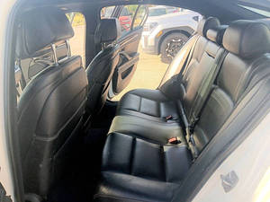 BMW Serie 5 550i 2016, Sedán 4 Puertas, Asientos de Cuero, Faros LED, Pantalla Táctil, Volante a la Izquierda, Techo Solar, Motor 4L Gasolina - Product Image 5