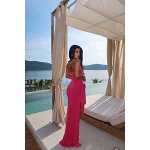 Robe longue de soirée Fuchsia Bedhany avec élégante décoration rose et fente - Product Image 1