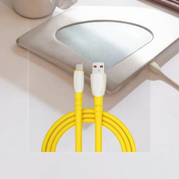 Grosir disesuaikan kabel Data ultra-cepat warna cairan silikon ponsel kabel pengisi daya tebal anti-kerusakan PVC tipe-c