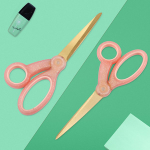 Ciseaux à papier Yangjiang, rose pailleté, tête droite, taille standard, pour usage domestique et de bureau - Product Image 2